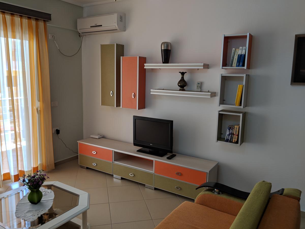 Seafront Apartment Sarandë Buitenkant foto