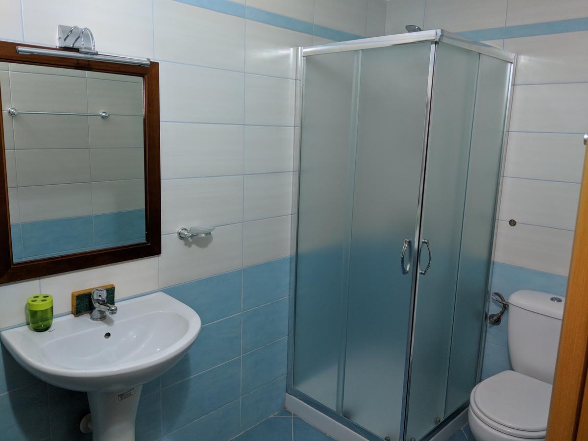 Seafront Apartment Sarandë Buitenkant foto