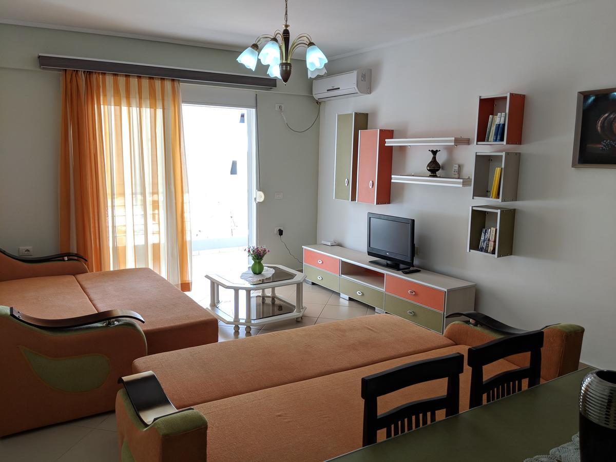 Seafront Apartment Sarandë Buitenkant foto