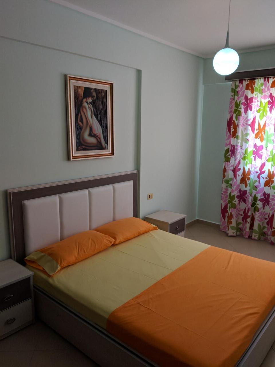 Seafront Apartment Sarandë Buitenkant foto