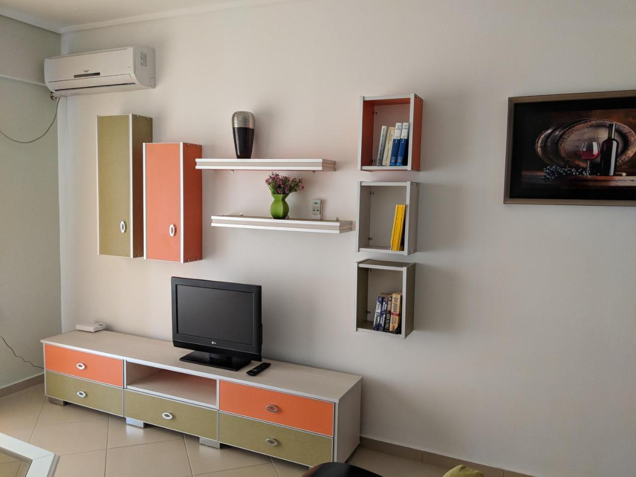 Seafront Apartment Sarandë Buitenkant foto